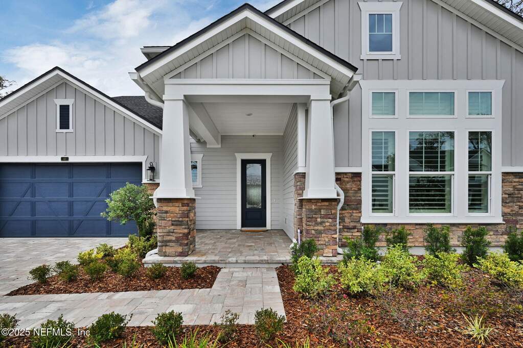 5 Bedroom Single Family Home/House's Image 3