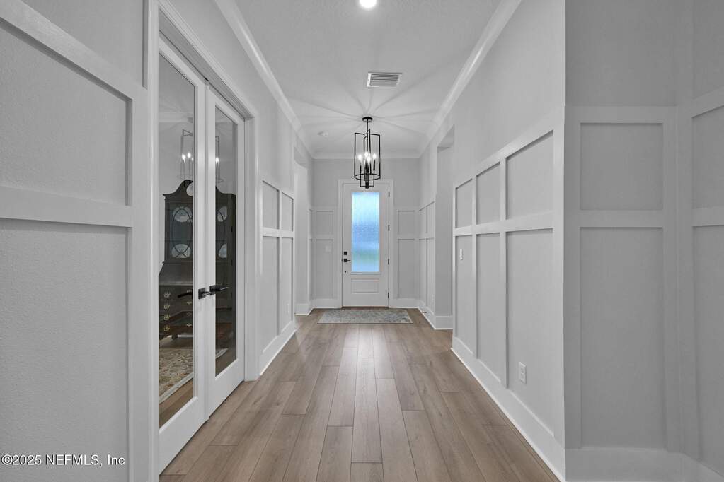 5 Bedroom Single Family Home/House's Image 5
