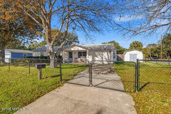 3 Bedroom Single Family Home/House's Image 37