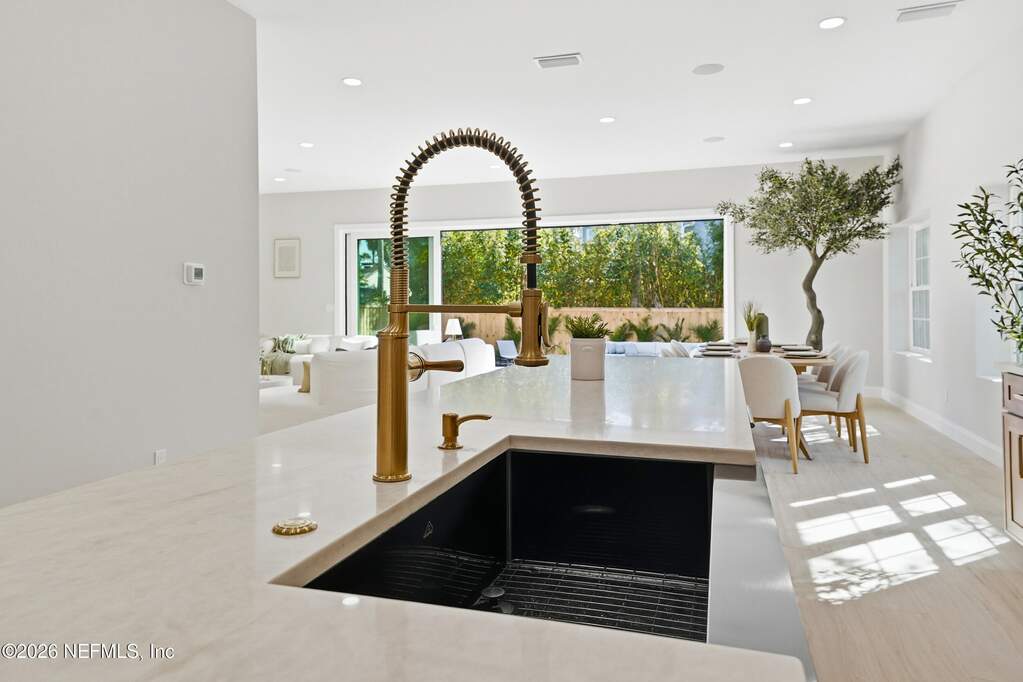5 Bedroom Single Family Home/House's Image 13