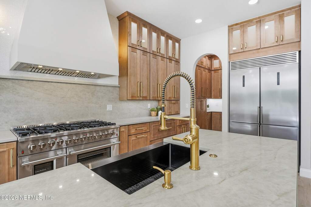 5 Bedroom Single Family Home/House's Image 18