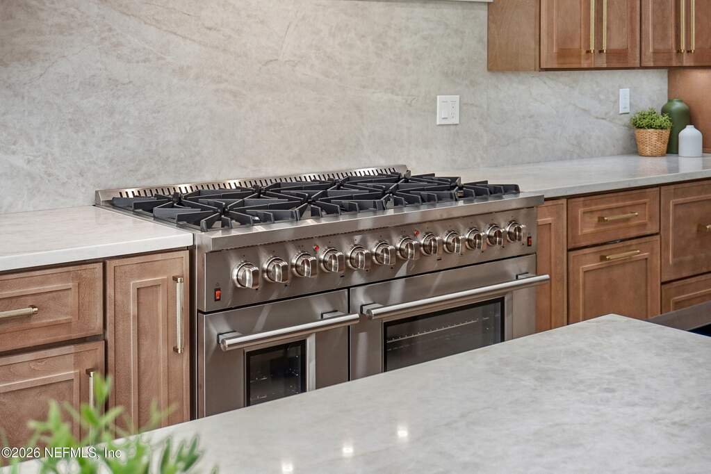 5 Bedroom Single Family Home/House's Image 21