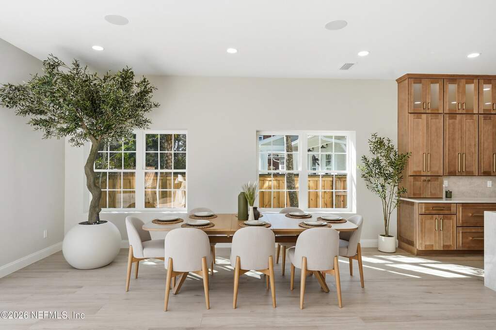 5 Bedroom Single Family Home/House's Image 25