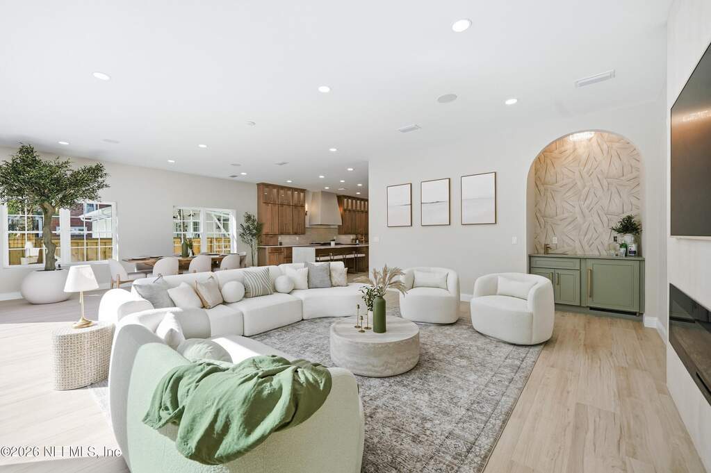 5 Bedroom Single Family Home/House's Image 28