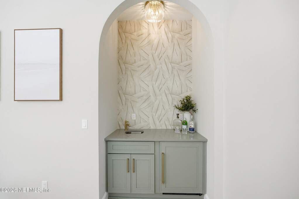 5 Bedroom Single Family Home/House's Image 29