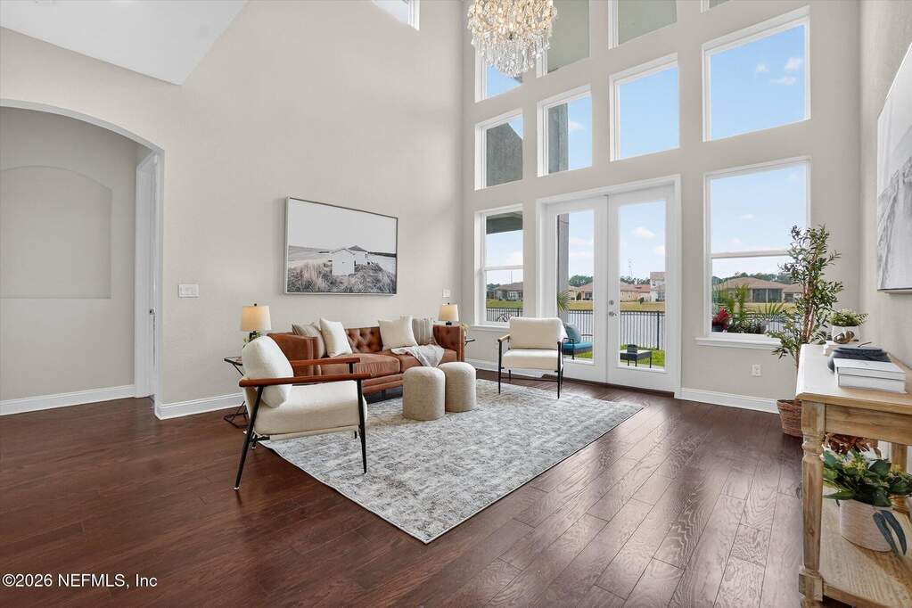 6 Bedroom Single Family Home/House's Image 9