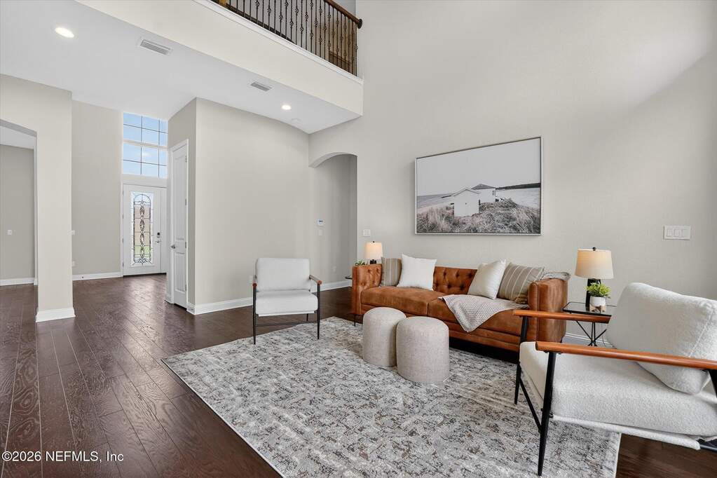 6 Bedroom Single Family Home/House's Image 11