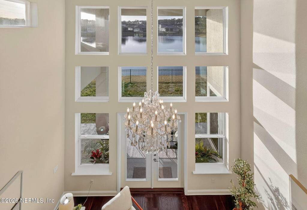 6 Bedroom Single Family Home/House's Image 12