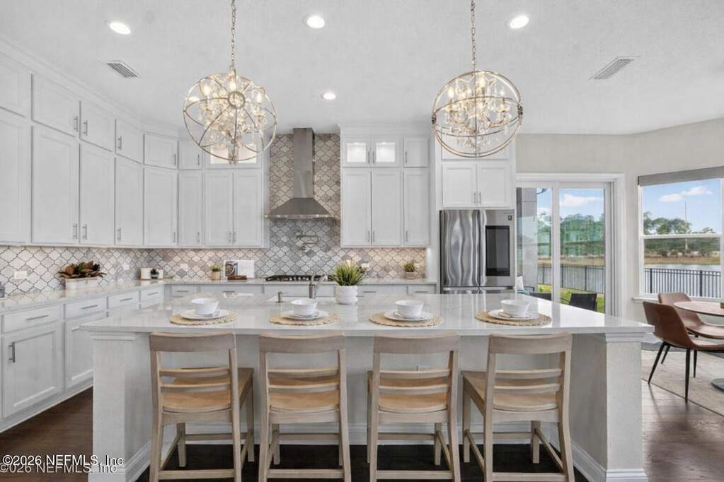 6 Bedroom Single Family Home/House's Image 18