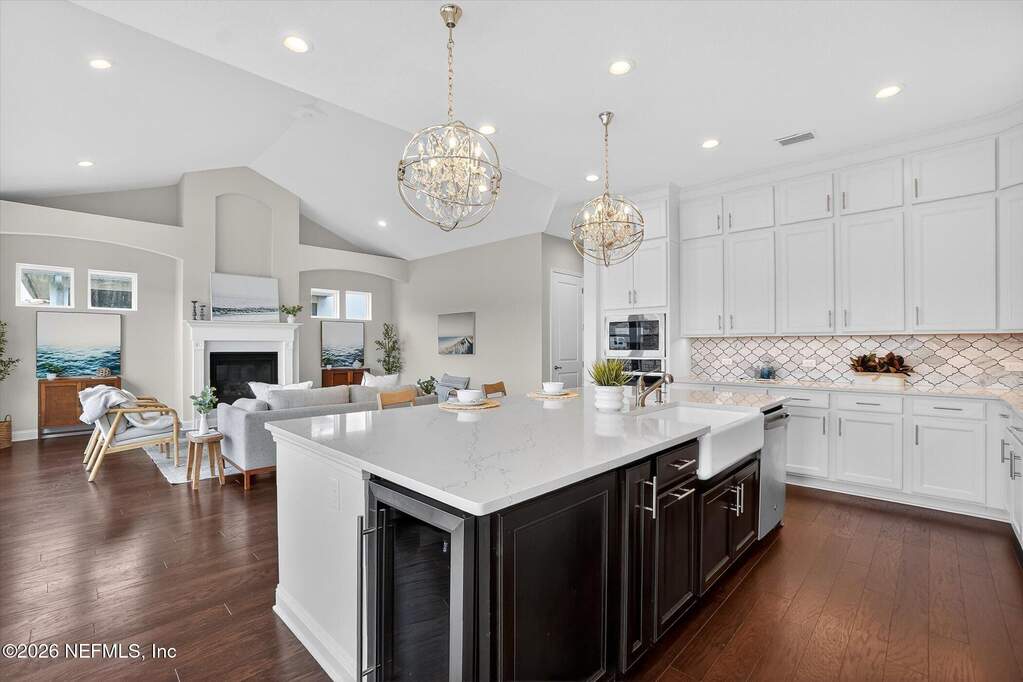 6 Bedroom Single Family Home/House's Image 21