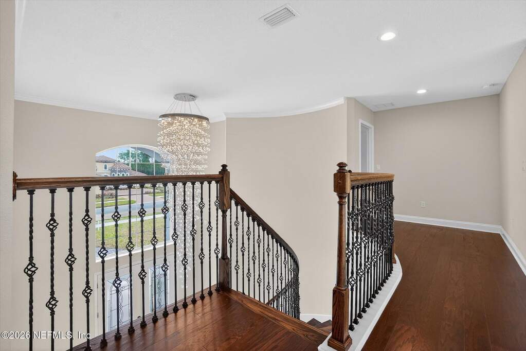 6 Bedroom Single Family Home/House's Image 35
