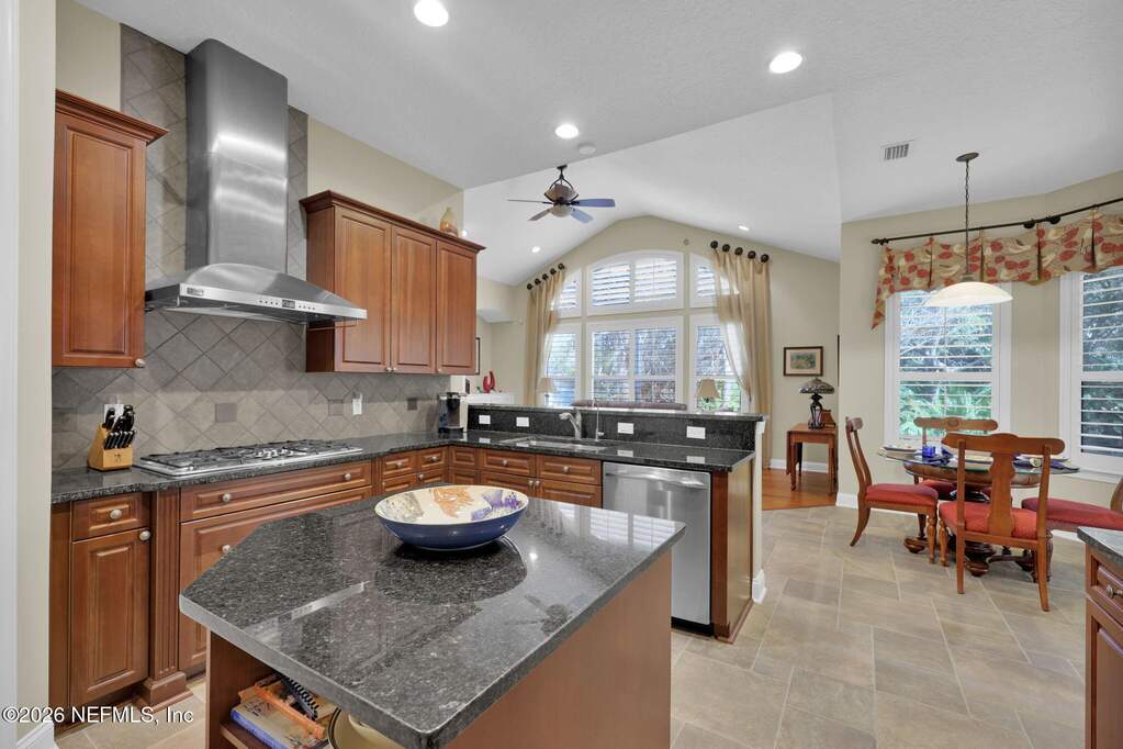 4 Bedroom Single Family Home/House's Image 8