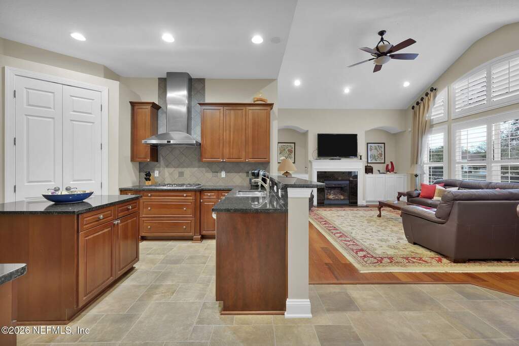 4 Bedroom Single Family Home/House's Image 10