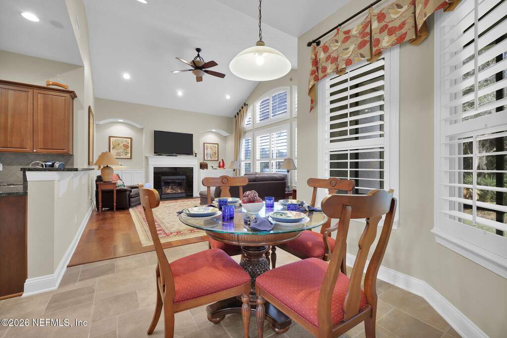 4 Bedroom Single Family Home/House's Image 12