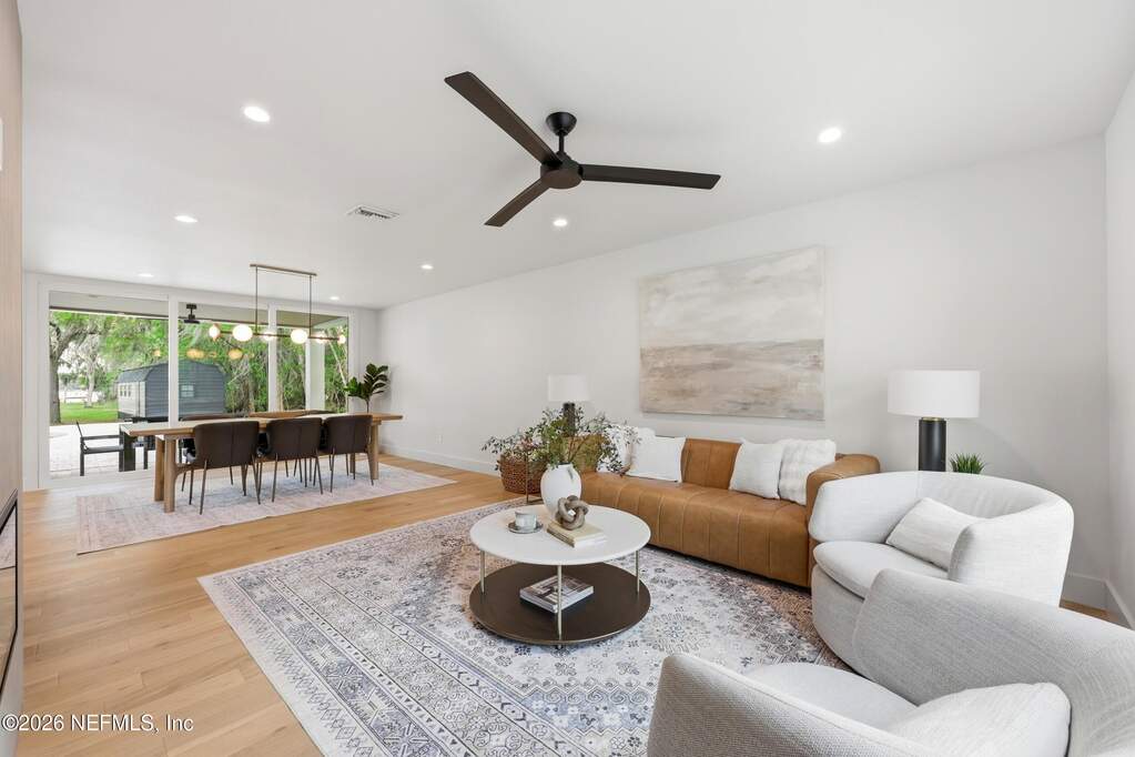 5 Bedroom Single Family Home/House's Image 7