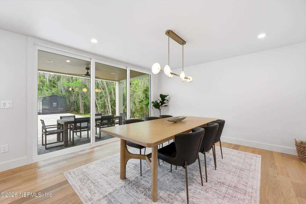 5 Bedroom Single Family Home/House's Image 9