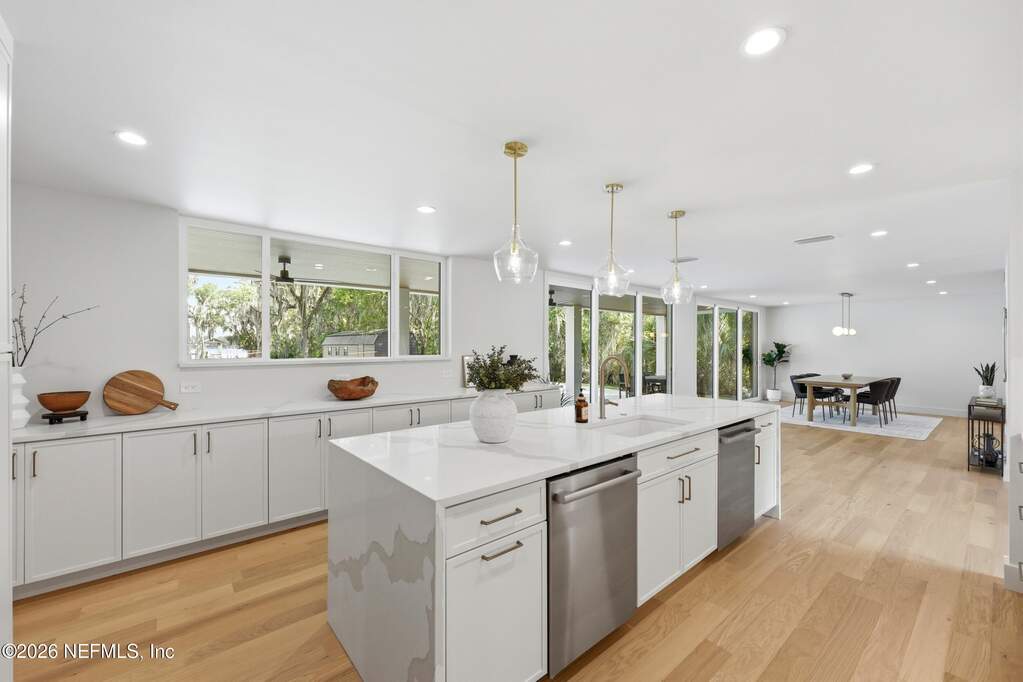 5 Bedroom Single Family Home/House's Image 16
