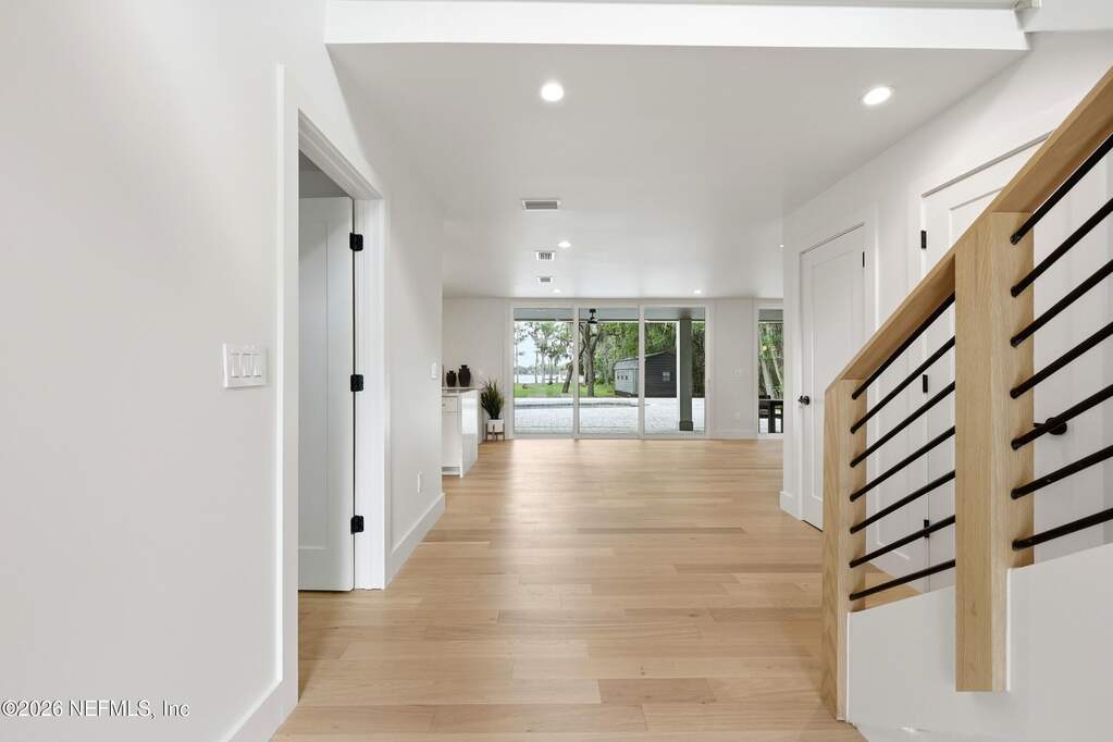 5 Bedroom Single Family Home/House's Image 3