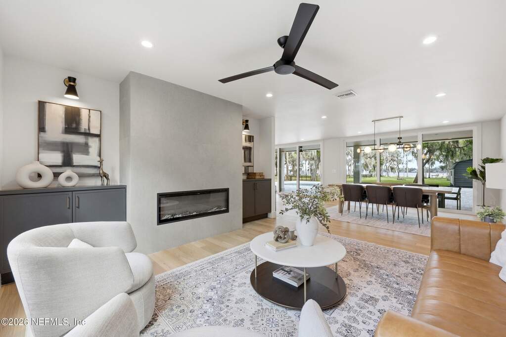 5 Bedroom Single Family Home/House's Image 4