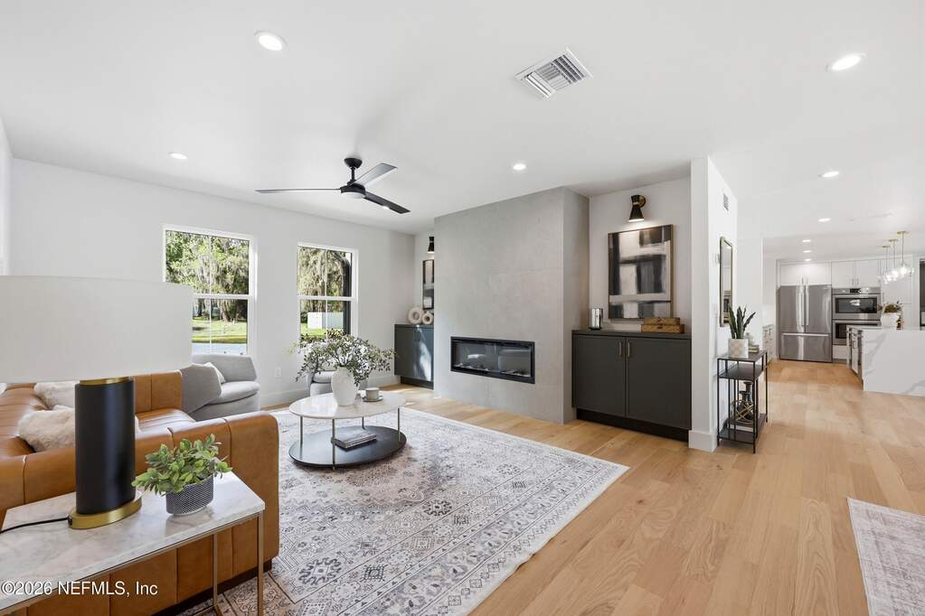 5 Bedroom Single Family Home/House's Image 6