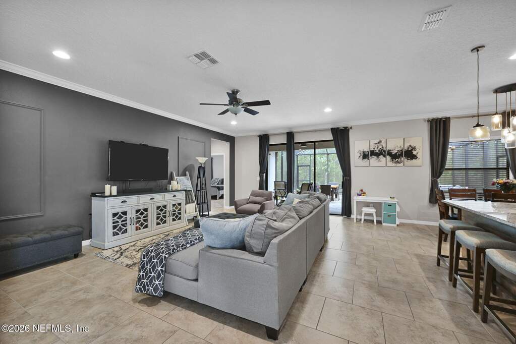 5 Bedroom Single Family Home/House's Image 14