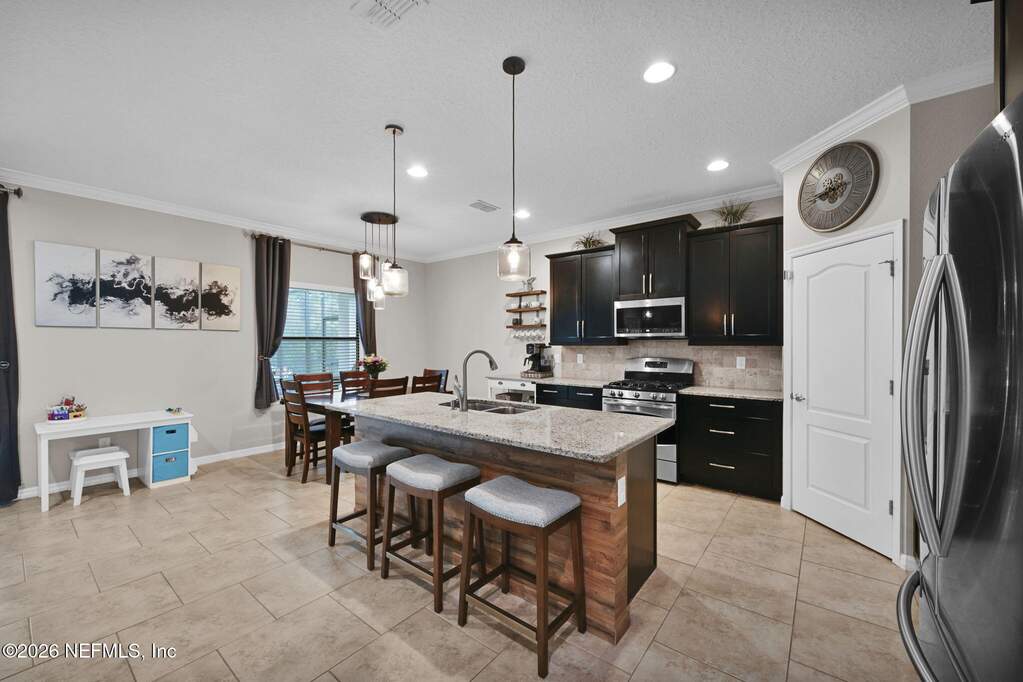 5 Bedroom Single Family Home/House's Image 19