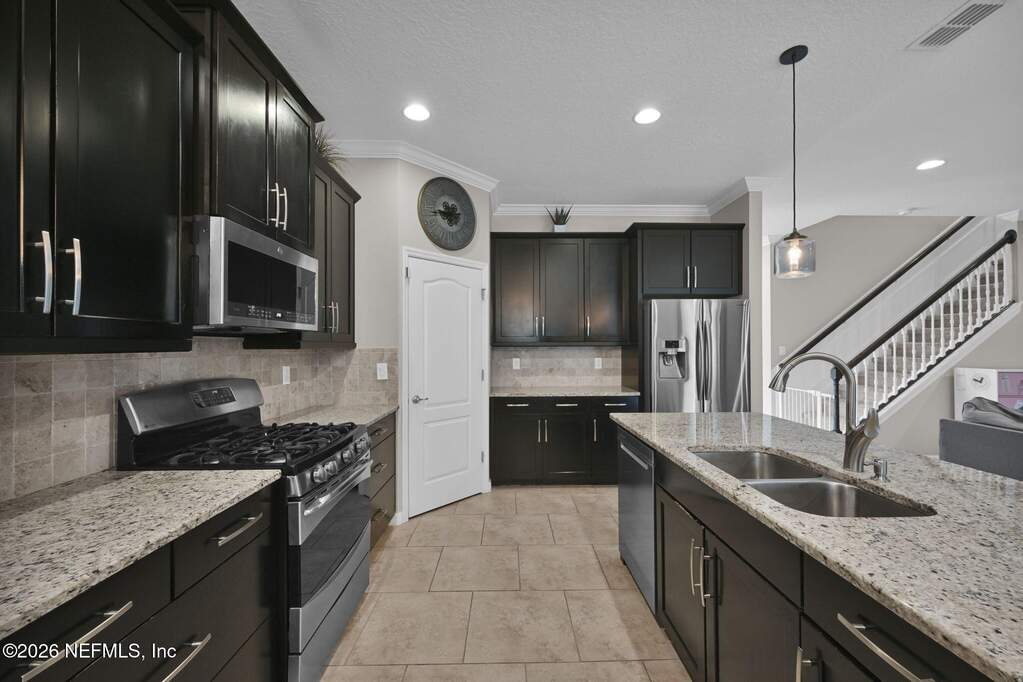 5 Bedroom Single Family Home/House's Image 21