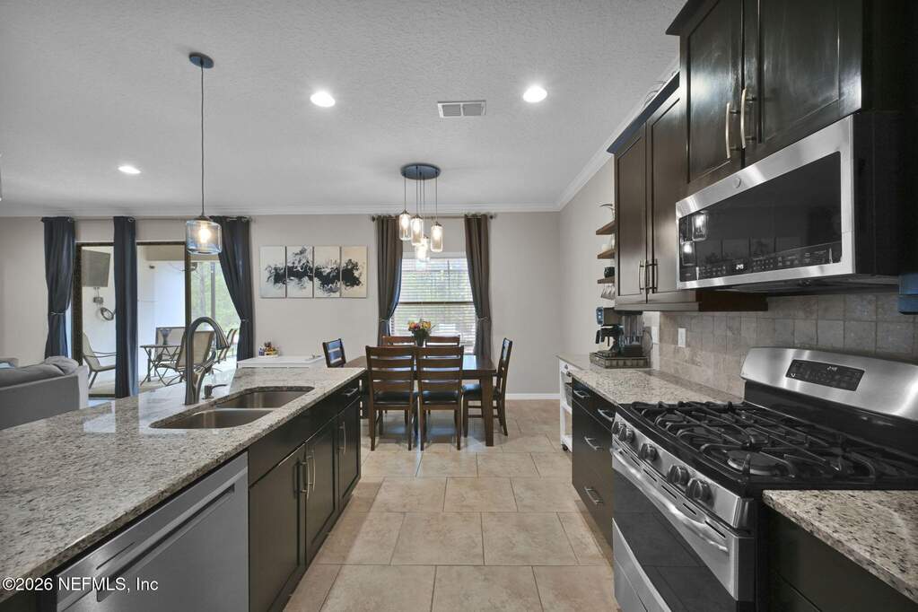 5 Bedroom Single Family Home/House's Image 23