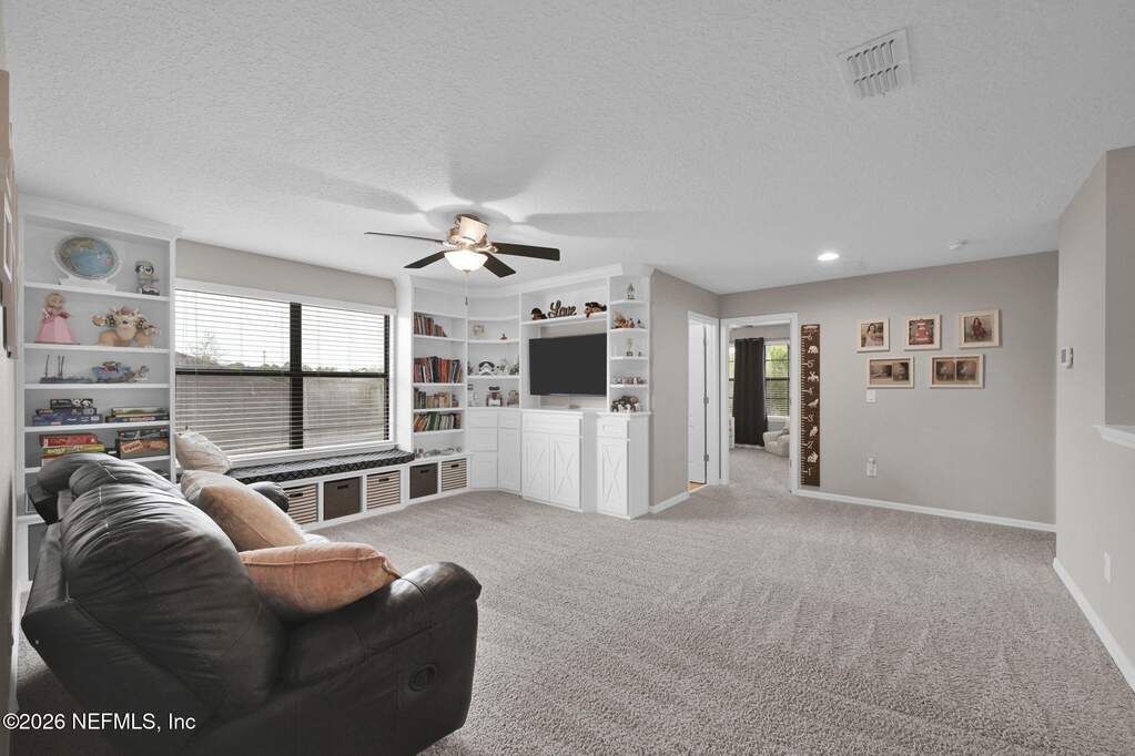5 Bedroom Single Family Home/House's Image 36