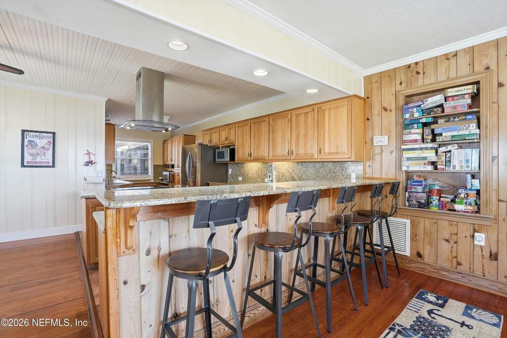 6 Bedroom Single Family Home/House's Image 15