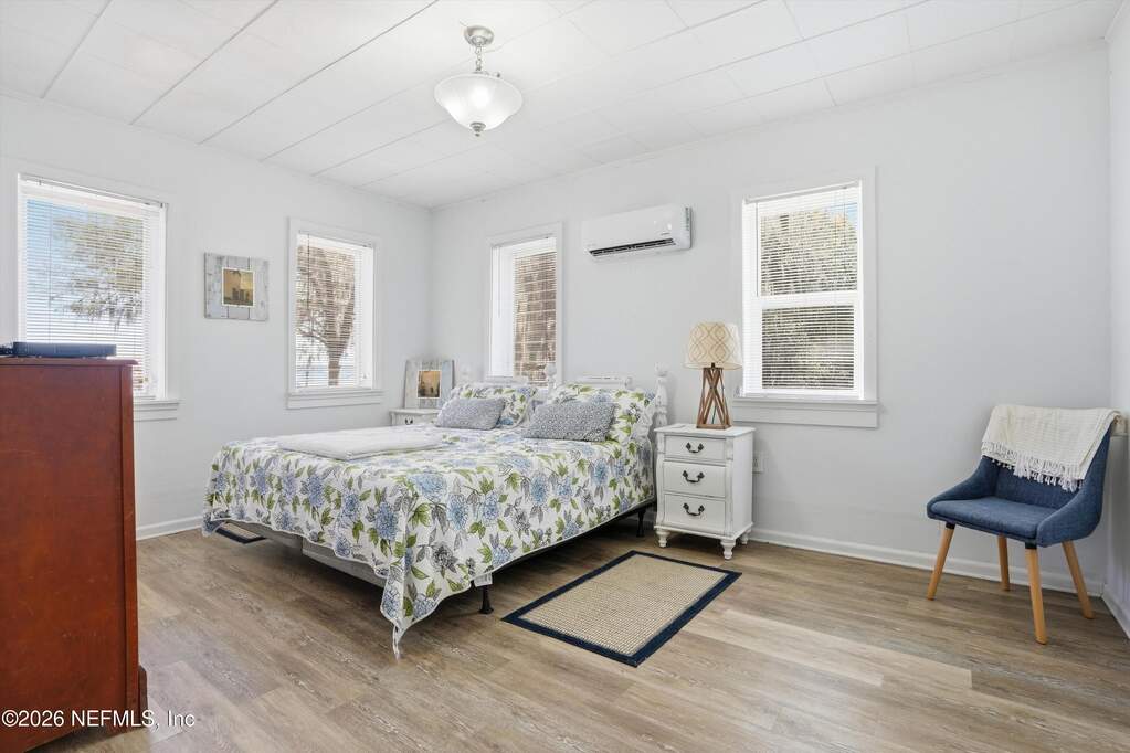 6 Bedroom Single Family Home/House's Image 53