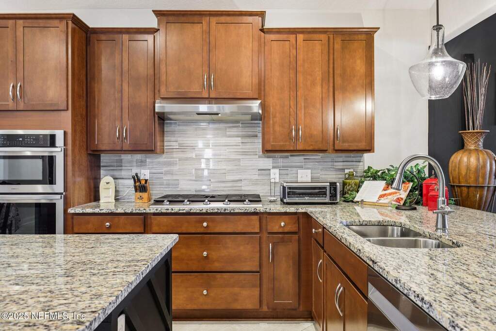 4 Bedroom Single Family Home/House's Image 16