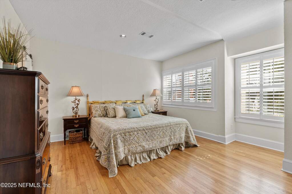 4 Bedroom Multi Unit's Image 15