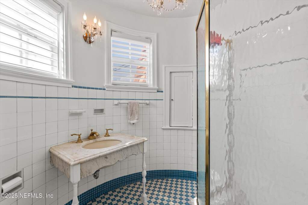 4 Bedroom Multi Unit's Image 20