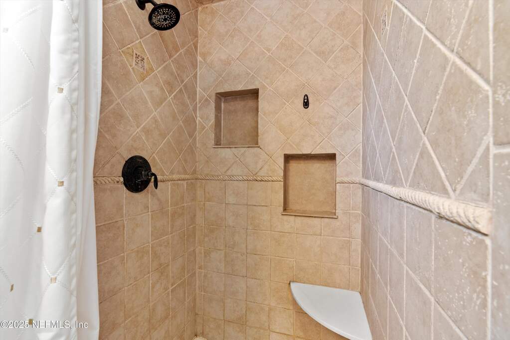 4 Bedroom Multi Unit's Image 34