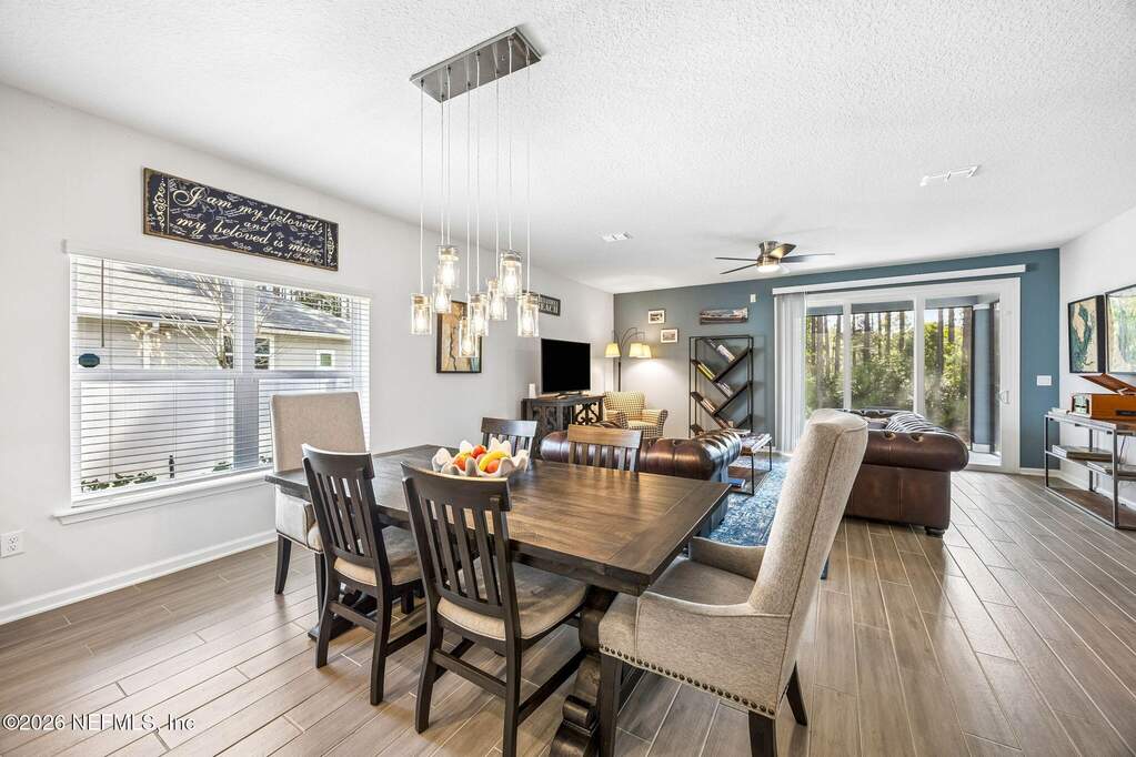 5 Bedroom Single Family Home/House's Image 14