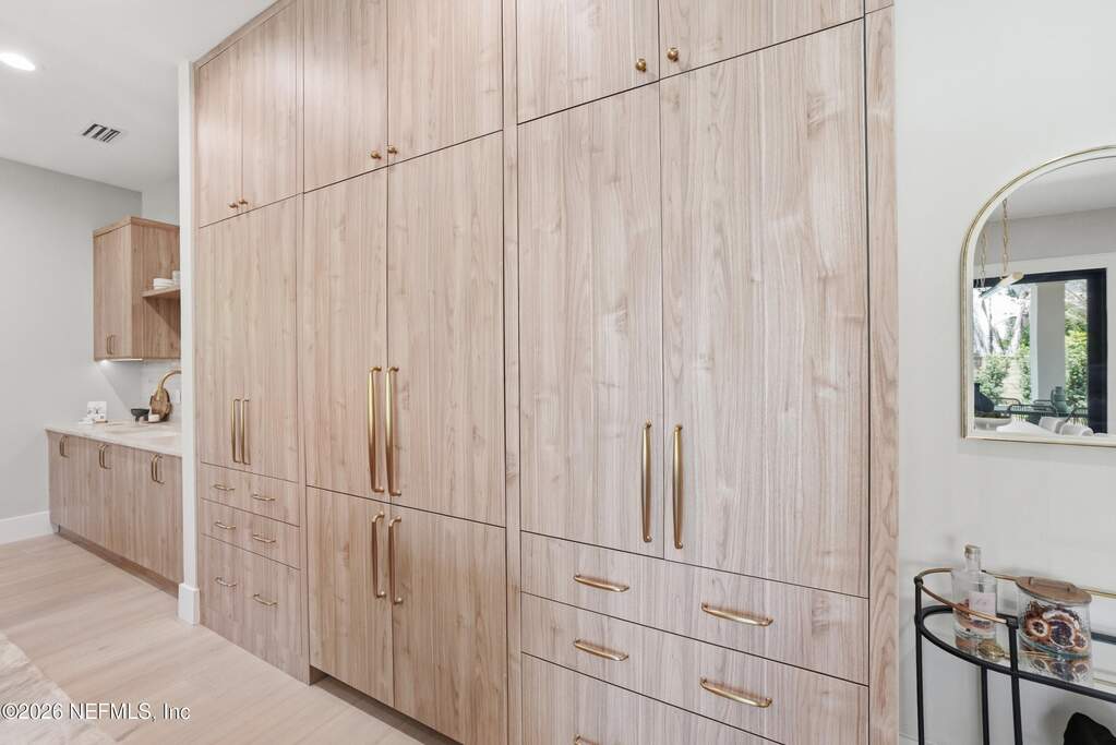 5 Bedroom Single Family Home/House's Image 25