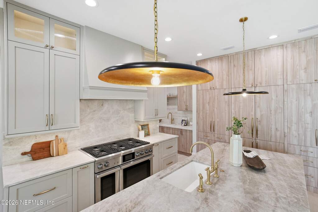 5 Bedroom Single Family Home/House's Image 28