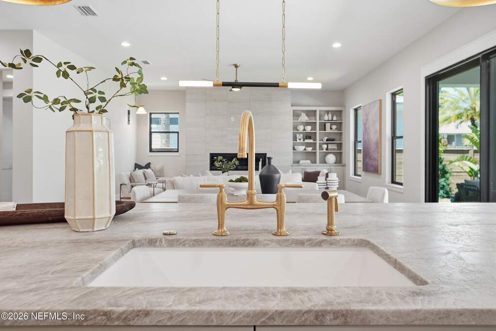 5 Bedroom Single Family Home/House's Image 29