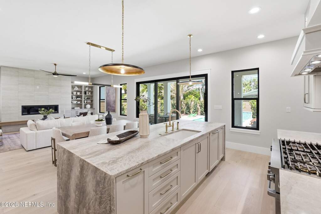 5 Bedroom Single Family Home/House's Image 30