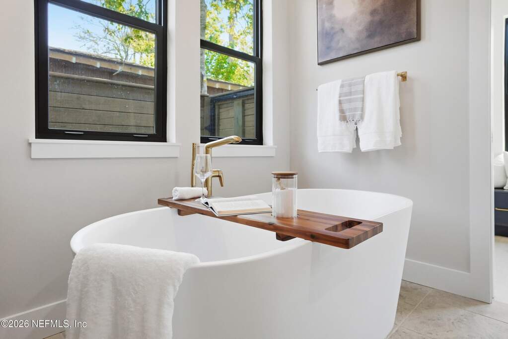 5 Bedroom Single Family Home/House's Image 41
