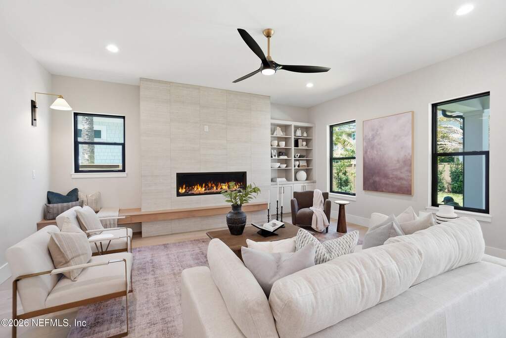 5 Bedroom Single Family Home/House's Image 4