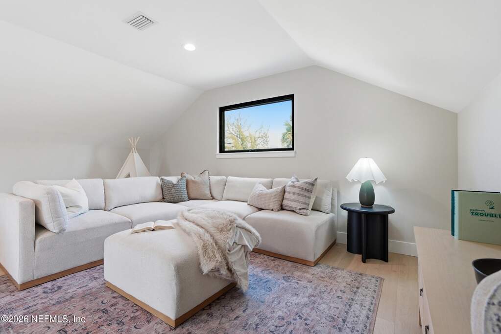 5 Bedroom Single Family Home/House's Image 69
