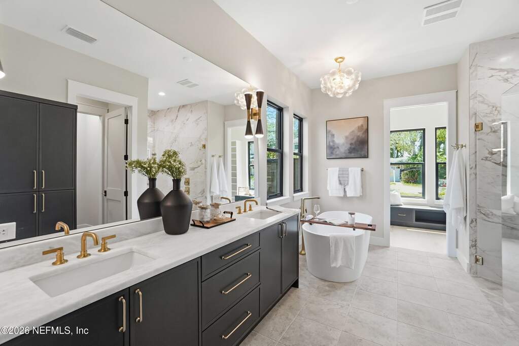 5 Bedroom Single Family Home/House's Image 6