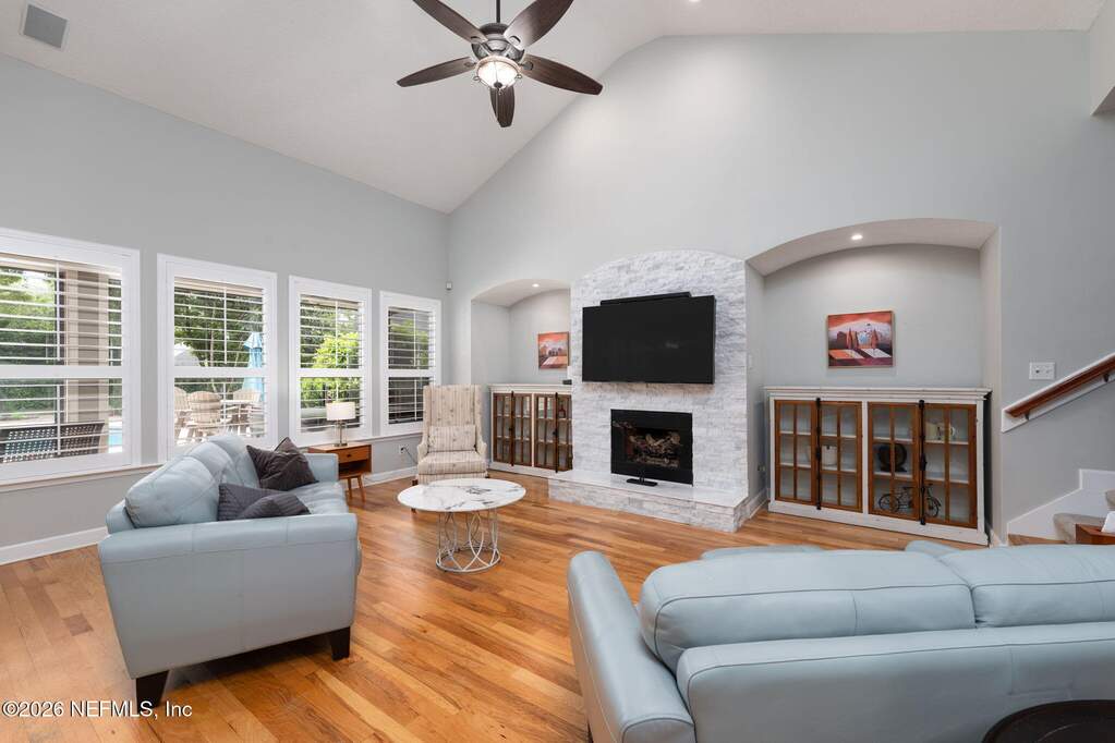 4 Bedroom Single Family Home/House's Image 8