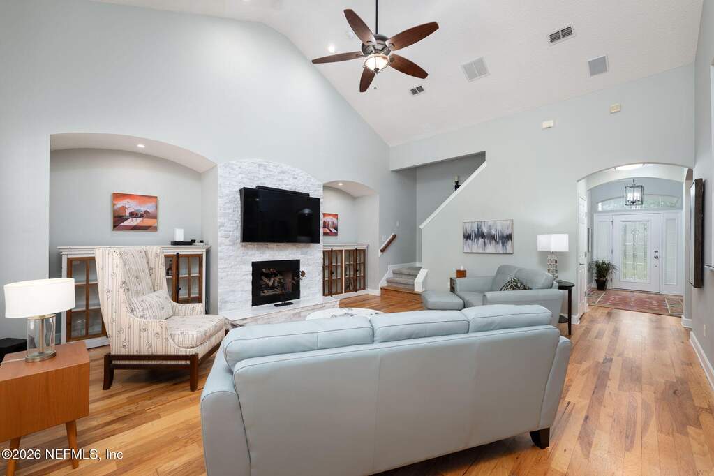 4 Bedroom Single Family Home/House's Image 9