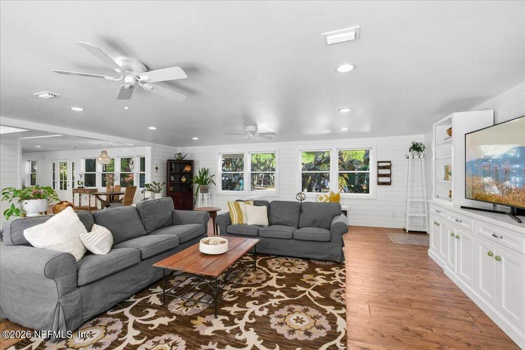 5 Bedroom Single Family Home/House's Image 15
