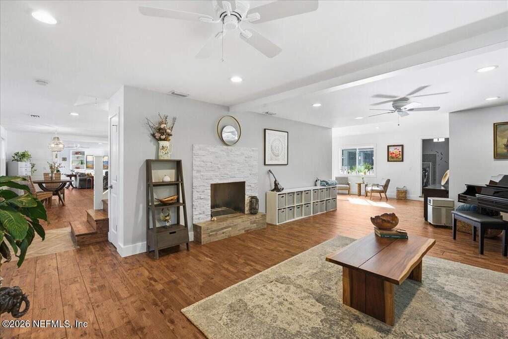 5 Bedroom Single Family Home/House's Image 18