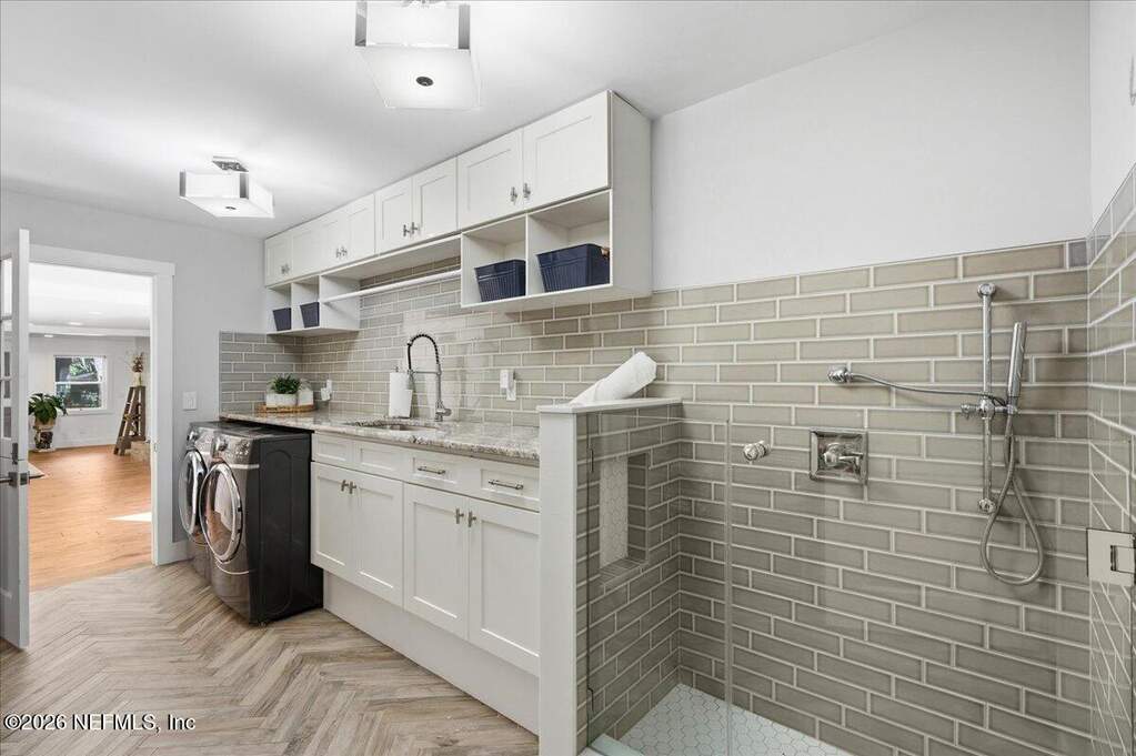 5 Bedroom Single Family Home/House's Image 21
