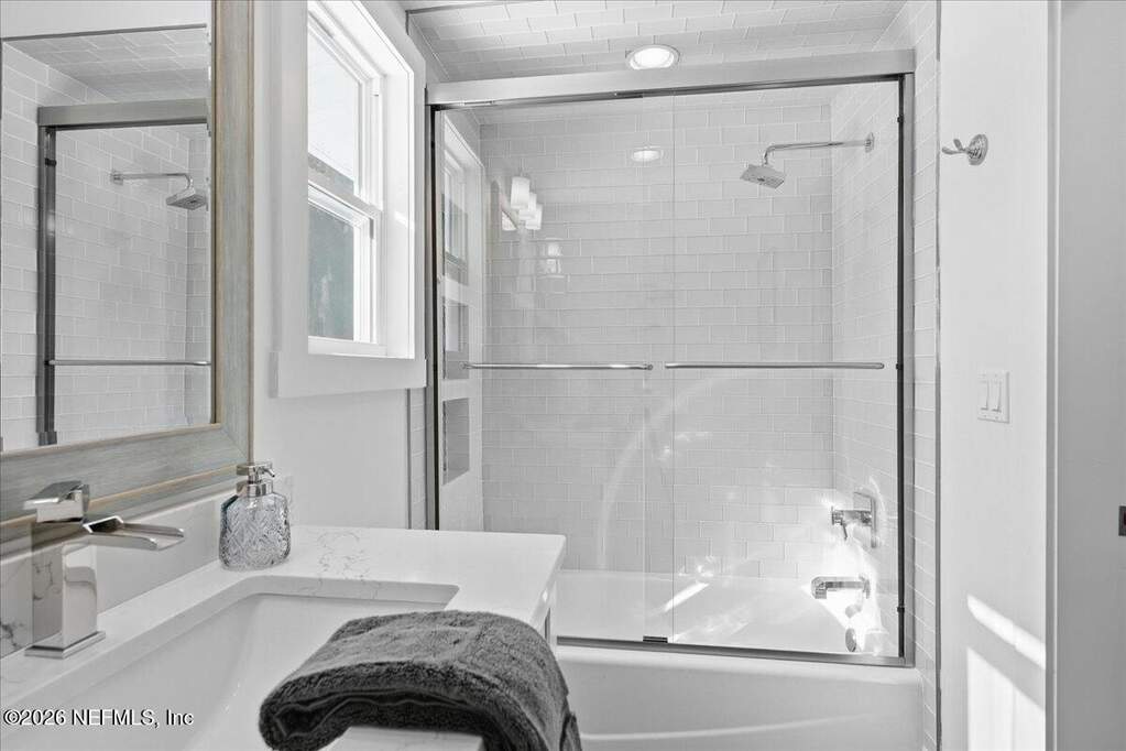 5 Bedroom Single Family Home/House's Image 31